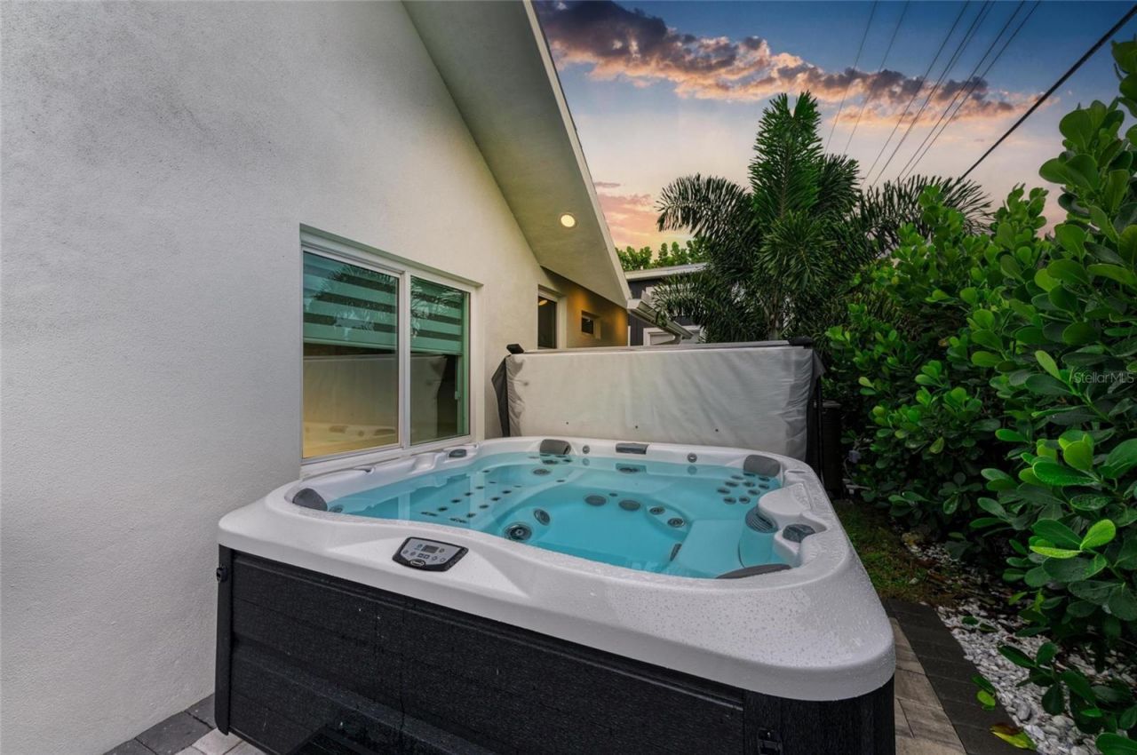 2156 Orchid Street, Sarasota, FL 34239 Photo