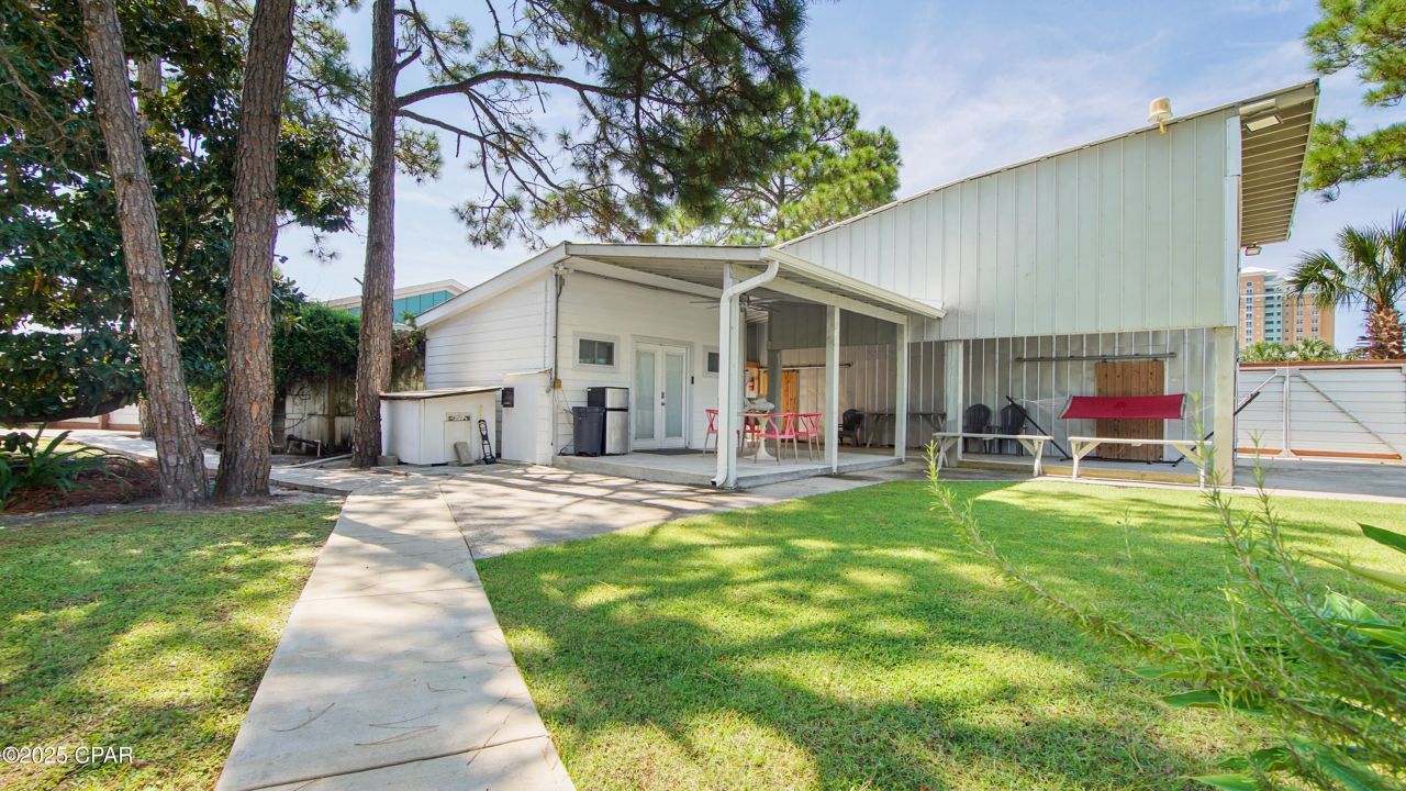 7425 S Lagoon Drive Panama City, FL 32408