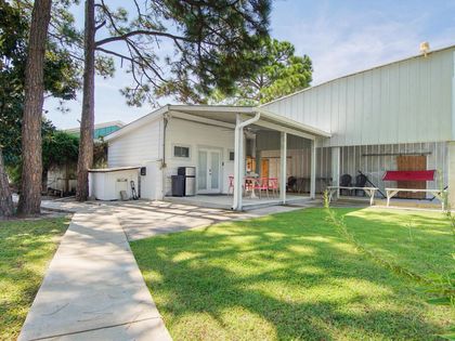 7425 S Lagoon Drive Panama City, FL 32408
