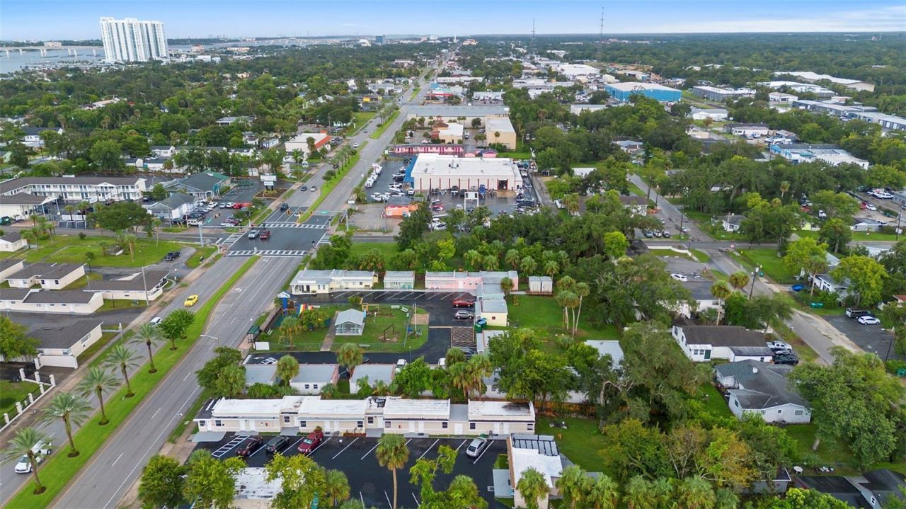 828 Ridgewood Avenue, Daytona Beach, FL 32117 Photo