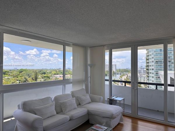 3200 Collins Ave, Unit 7-4, Miami Beach, FL 33140