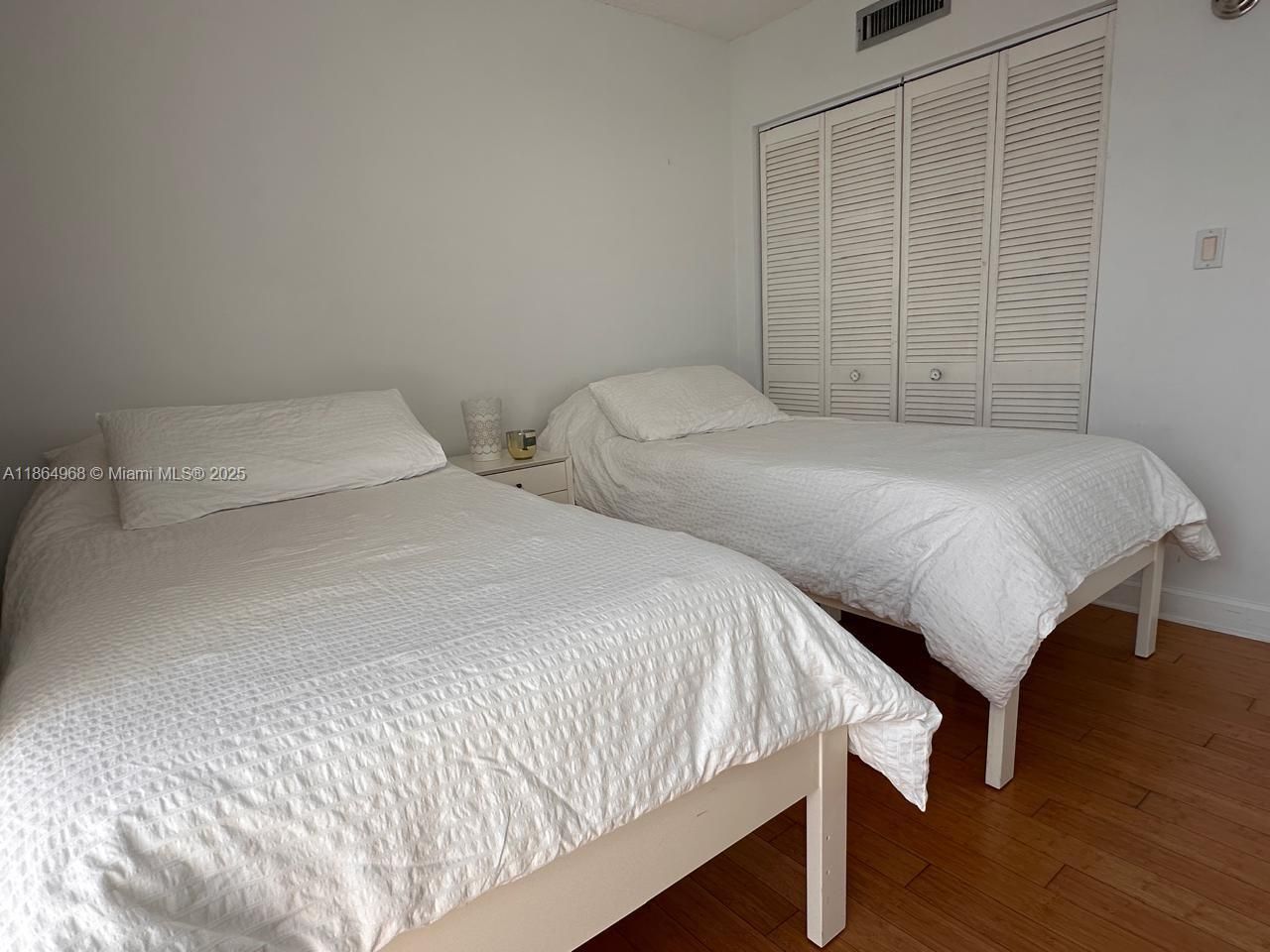 3200 Collins Ave, Unit 7-4, Miami Beach, FL 33140 Photo