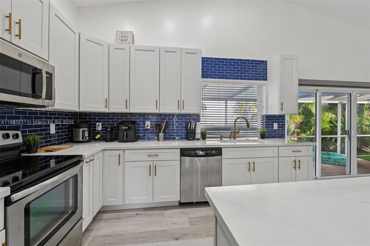 10681 Lago Welleby Dr, Sunrise, FL 33351 Photo