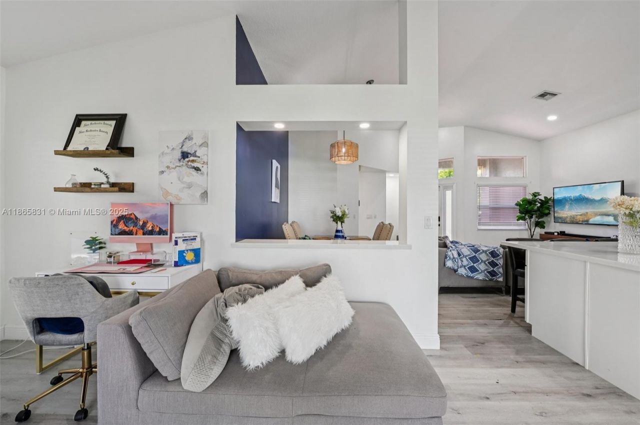 10681 Lago Welleby Dr, Sunrise, FL 33351 Photo