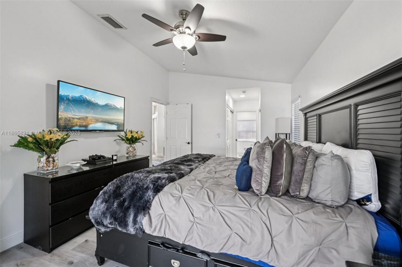 10681 Lago Welleby Dr, Sunrise, FL 33351 Photo