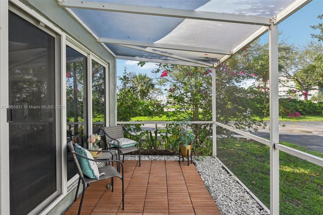 10681 Lago Welleby Dr, Sunrise, FL 33351 Photo