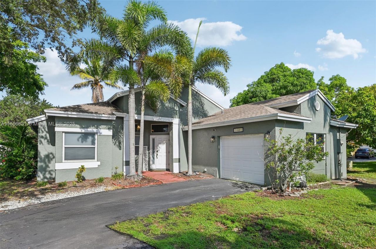 10681 Lago Welleby Dr, Sunrise, FL 33351 Photo