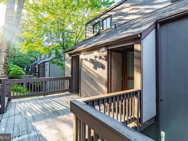 14 MIDDLE VILLAGE WAY, TANNERSVILLE, PA 18372