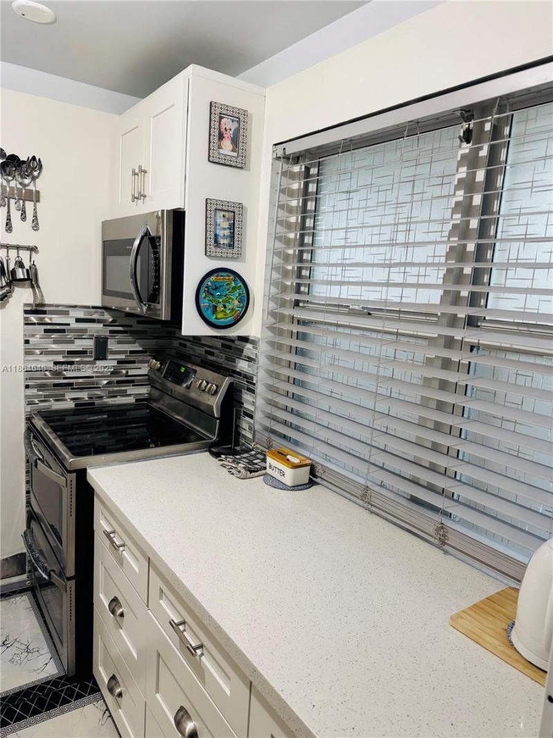 2649 NW 48th Ter, Unit 334, Lauderdale Lakes, FL 33313 Photo