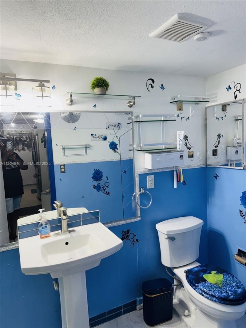 2649 NW 48th Ter, Unit 334, Lauderdale Lakes, FL 33313 Photo