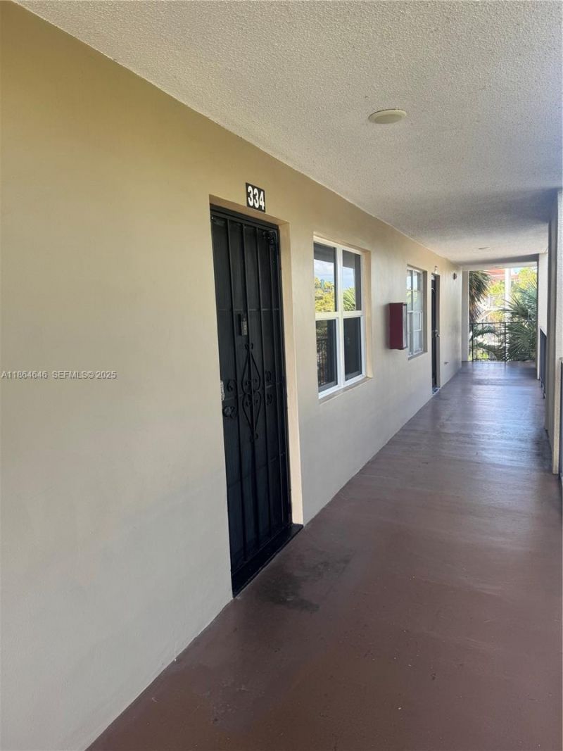 2649 NW 48th Ter, Unit 334, Lauderdale Lakes, FL 33313 Photo