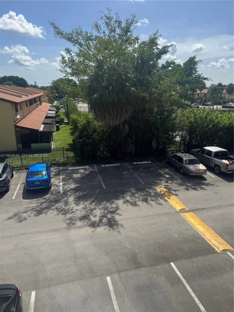 2649 NW 48th Ter, Unit 334, Lauderdale Lakes, FL 33313 Photo