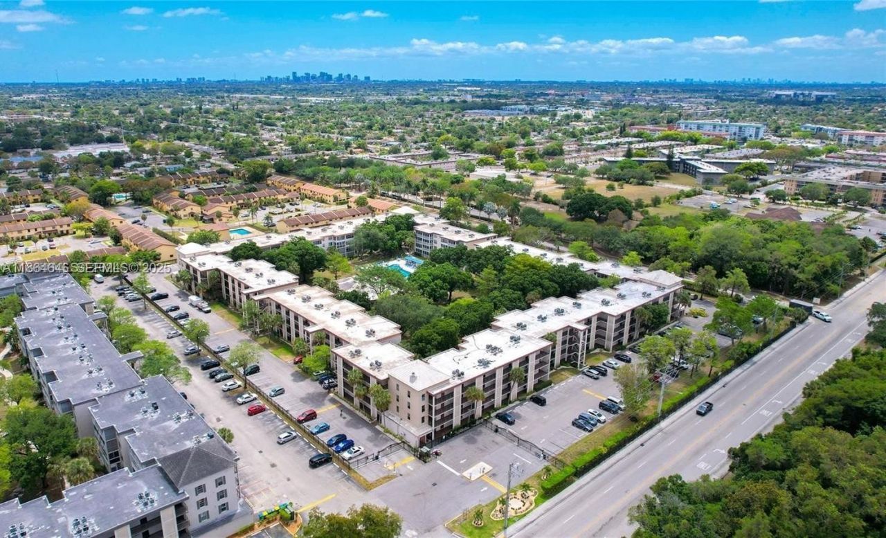 2649 NW 48th Ter, Unit 334, Lauderdale Lakes, FL 33313 Photo