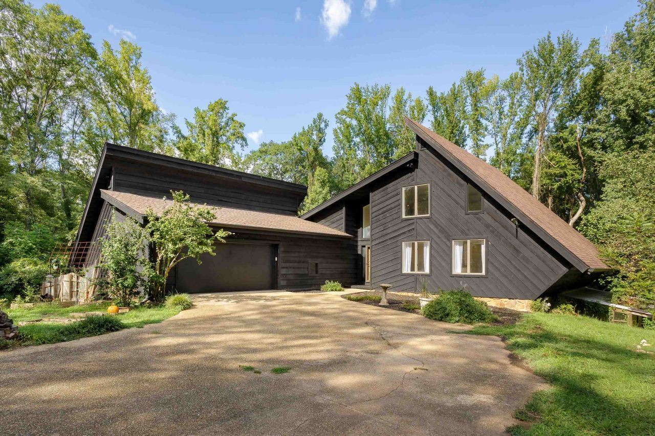 3072 Bainbridge Rd, Muscle Shoals, AL 00000 Main Photo