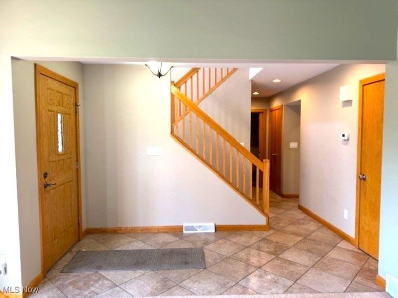 3425 Hummingbird Hill Drive, Poland, OH 44514 Photo 3