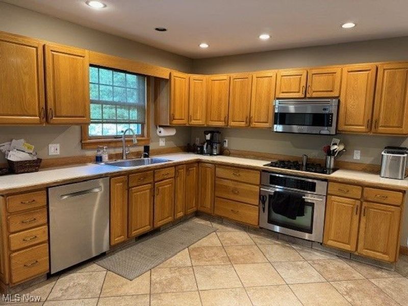 3425 Hummingbird Hill Drive, Poland, OH 44514 Photo 7