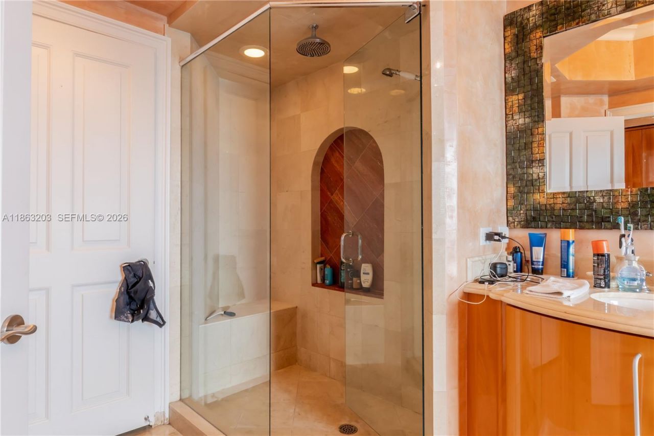 17875 Collins Ave, Unit 4001, Sunny Isles Beach, FL 33160 Photo