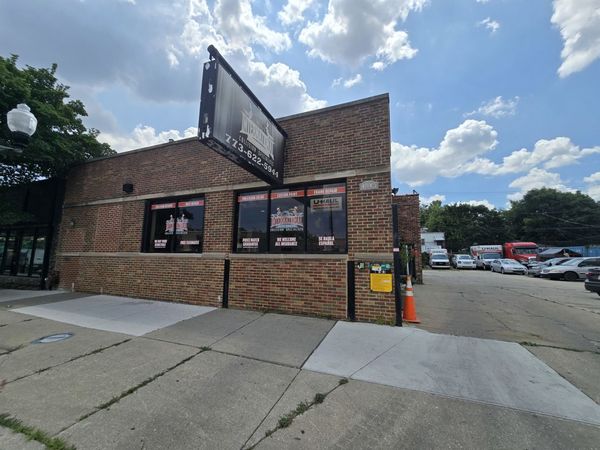 4943 W Fullerton Avenue, Chicago, IL 60639