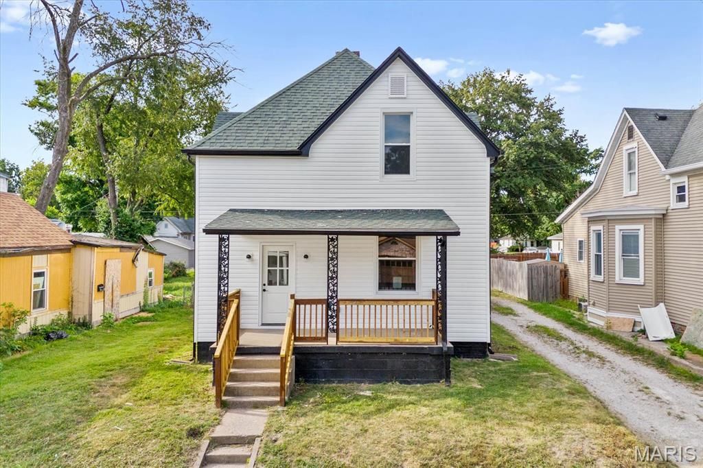 421 S 20th Street, Belleville, IL 62226 Main Photo