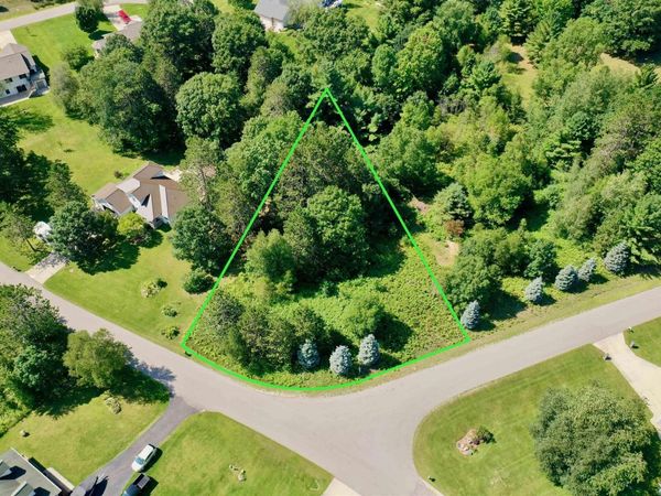16 Windsong Lane, Cadillac, MI 49601