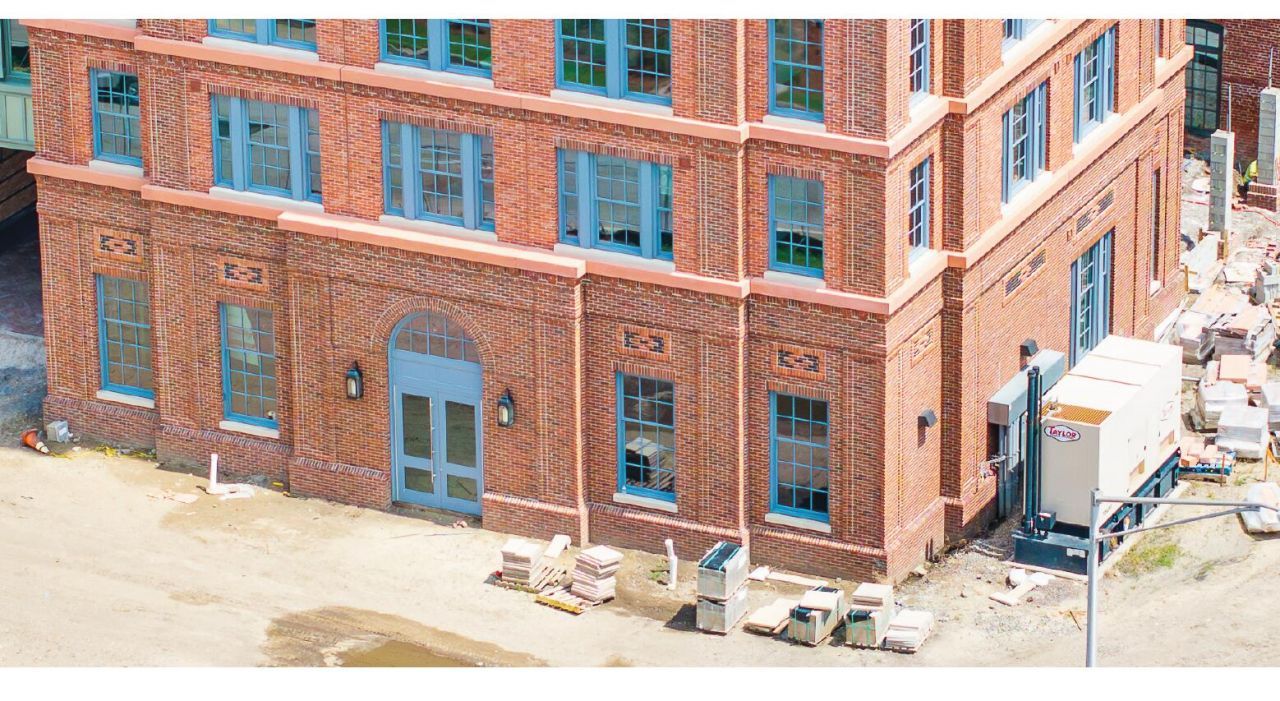 44 Line Street Photo 4