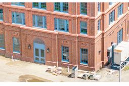 44 Line Street photo 4