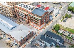 44 Line Street photo 4