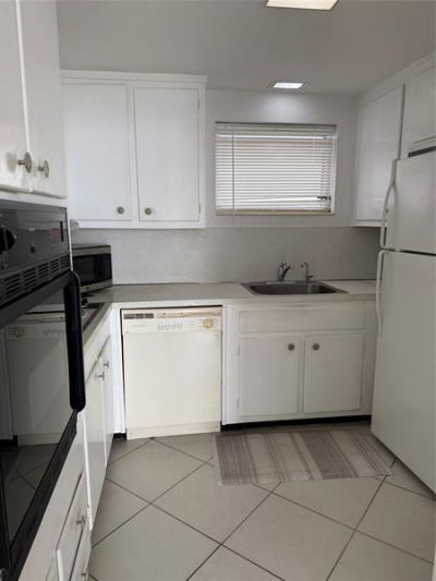 2840 N Ocean Boulevard, Unit 906, Fort Lauderdale, FL 33308 Photo