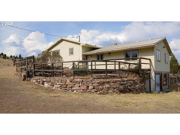 26113 W BENCH RD, John Day, OR 97845