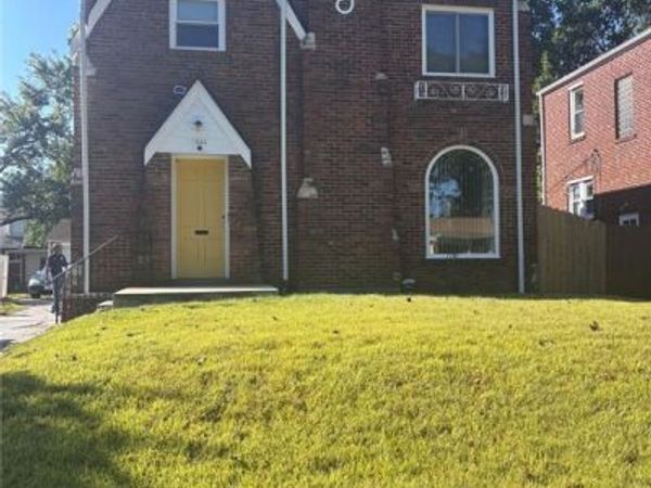 7330 Ahern Avenue, University City, MO 63130