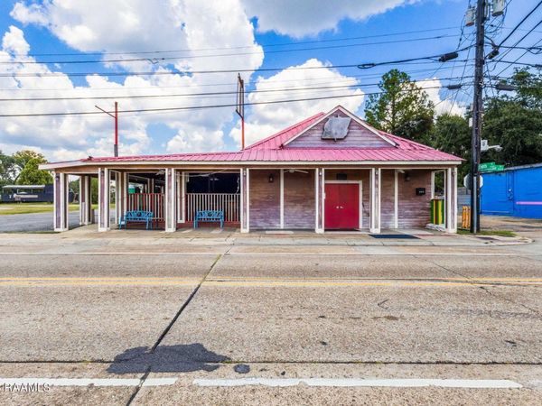 945 E Simcoe Street, Lafayette, LA 70501
