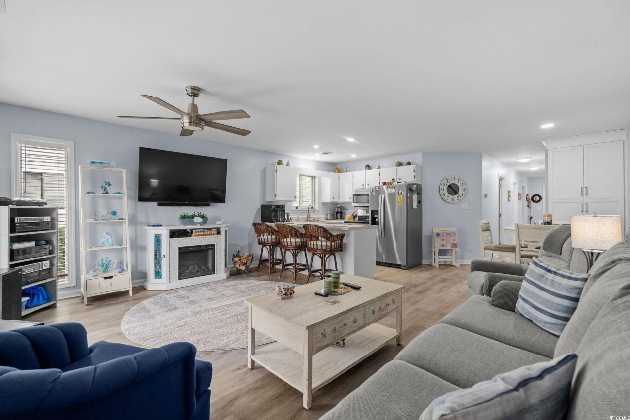 1880 Auburn Ln. Photo 7