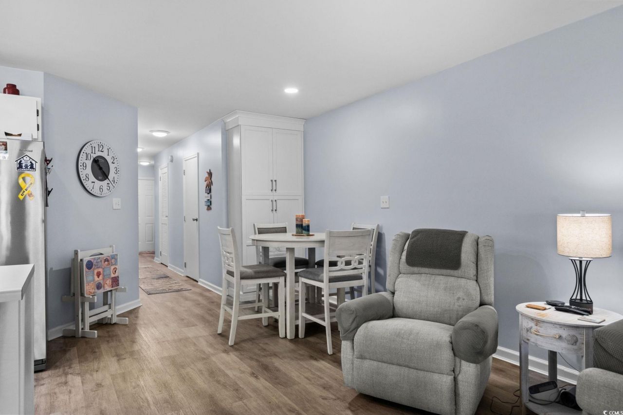 1880 Auburn Ln. Photo 9