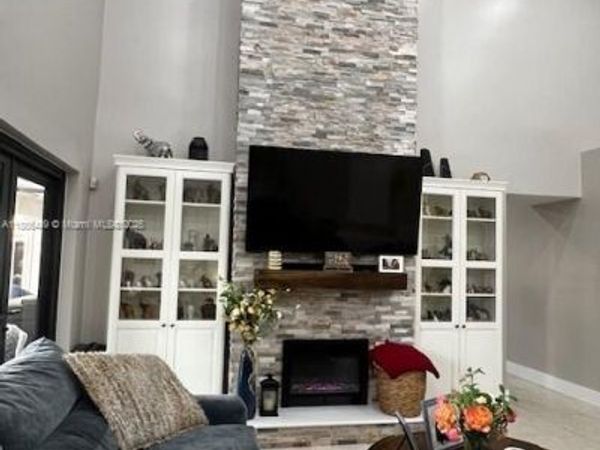 16131 SW 79th Ter, Miami, FL 33193