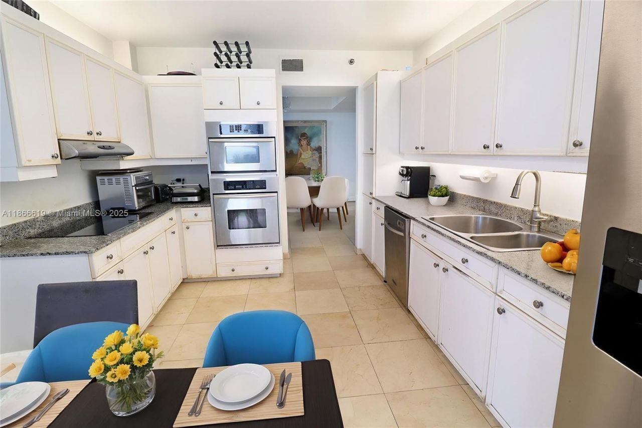 8855 Collins Ave, Unit 5A, Surfside, FL 33154 Photo