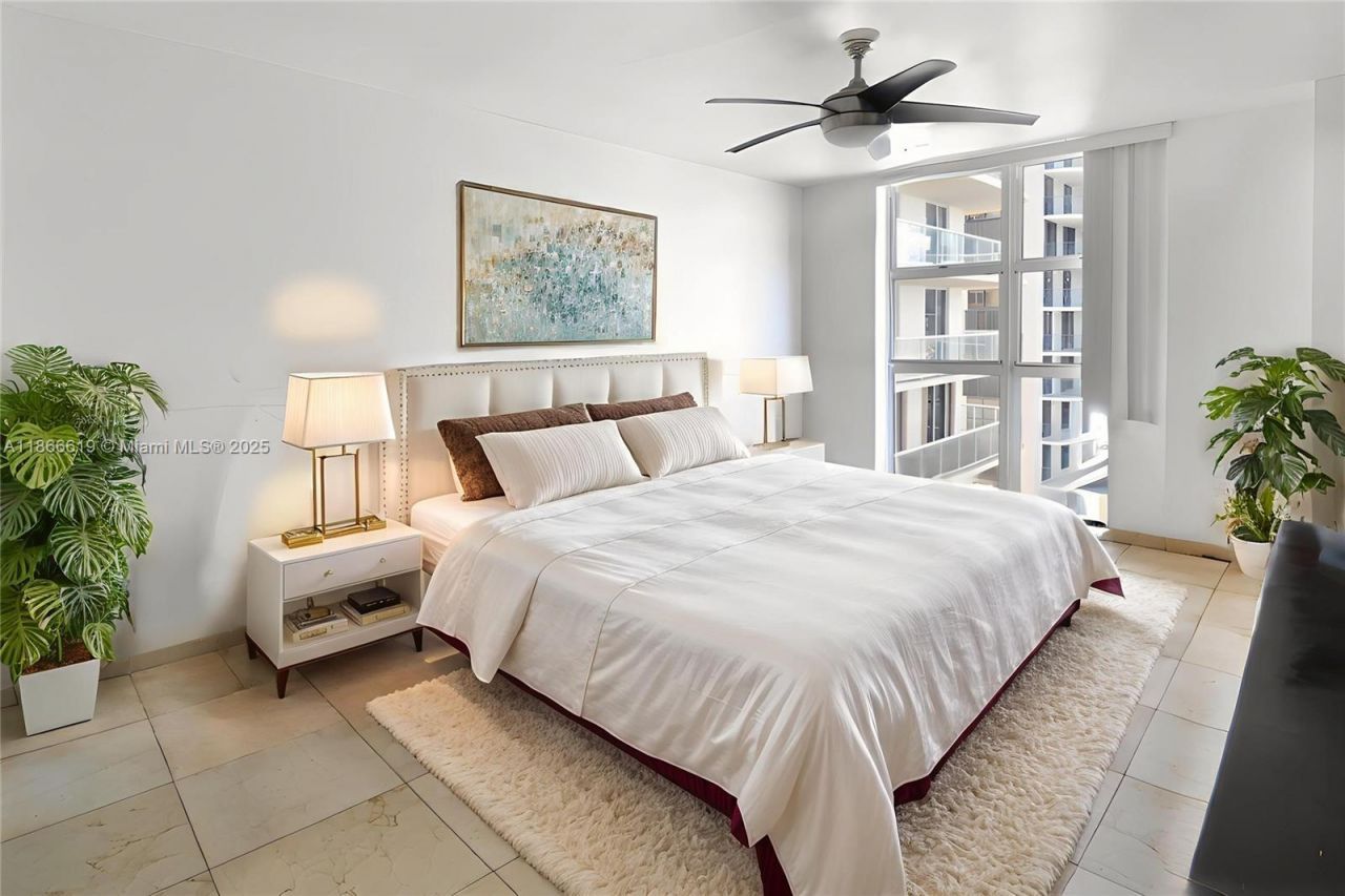 8855 Collins Ave, Unit 5A, Surfside, FL 33154 Photo