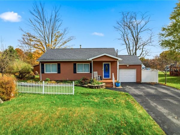 3788 N Hermitage Rd, Transfer, PA 16154