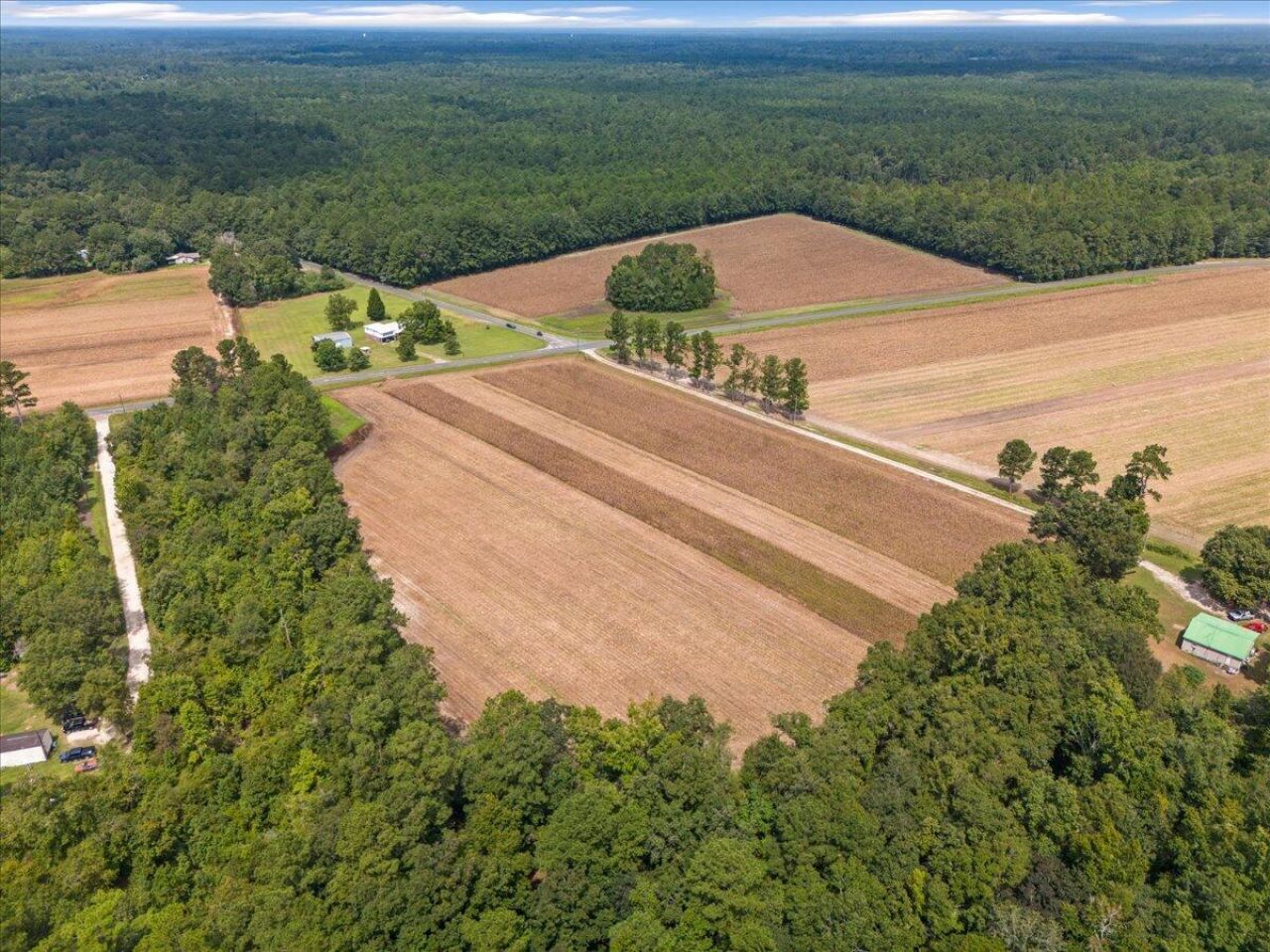 00 Heaven Drive Photo 4