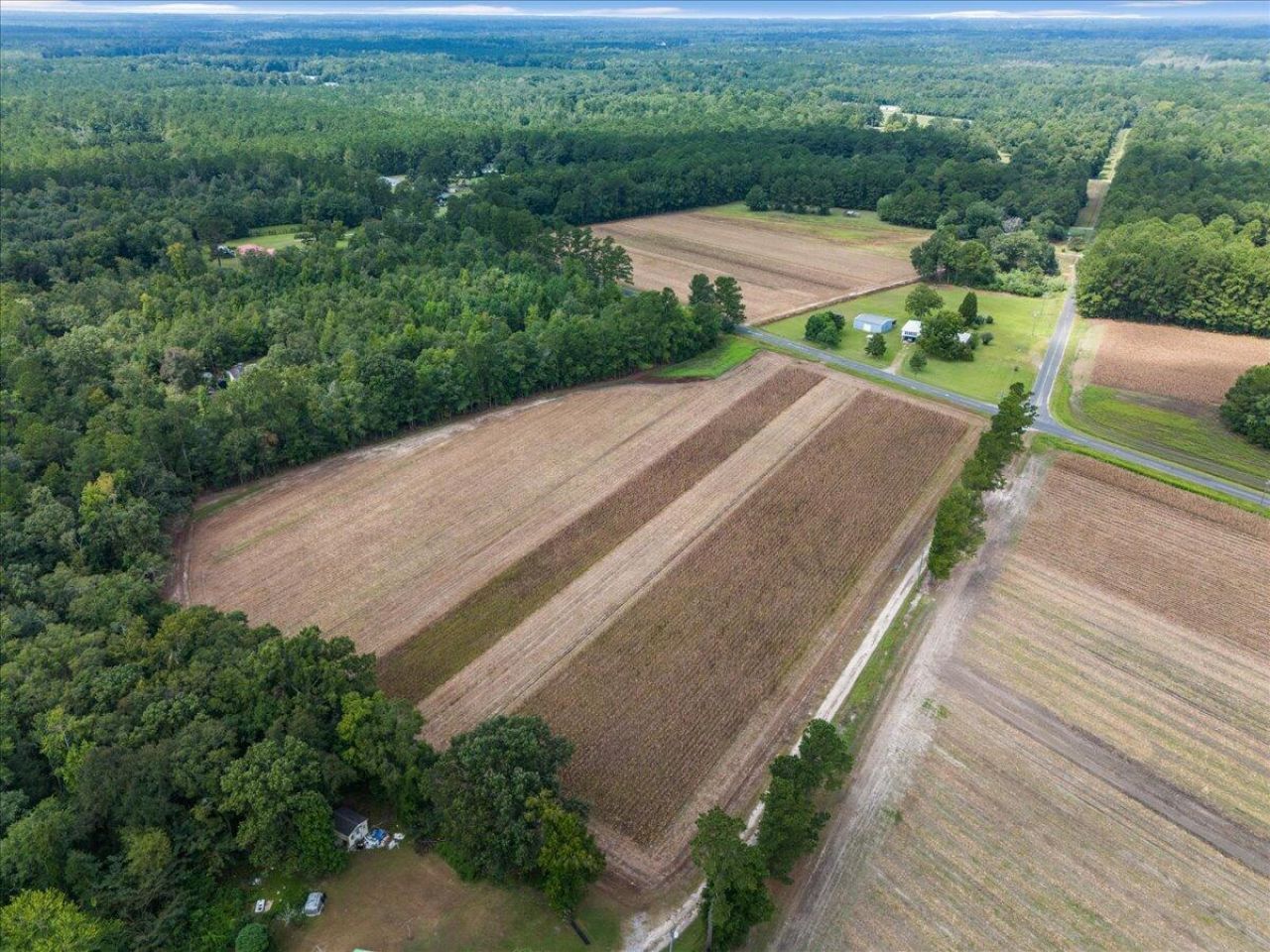 00 Heaven Drive Photo 5