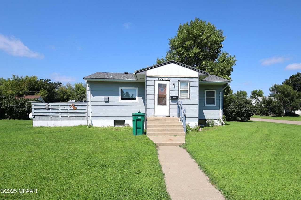 403 Pacific Avenue, Buxton, ND 58218 Main Photo