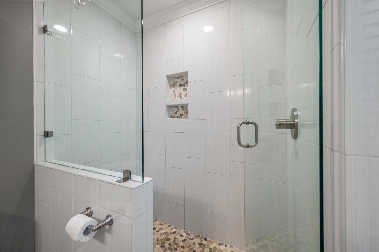 2138 Landfall Way Photo 15