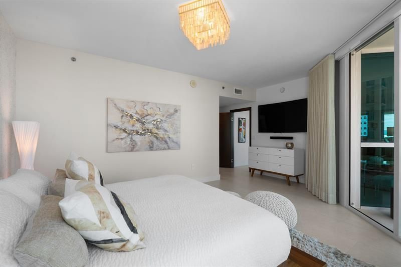 101 S Fort Lauderdale Beach Boulevard, Unit 1806, Fort Lauderdale, FL 33316 Photo