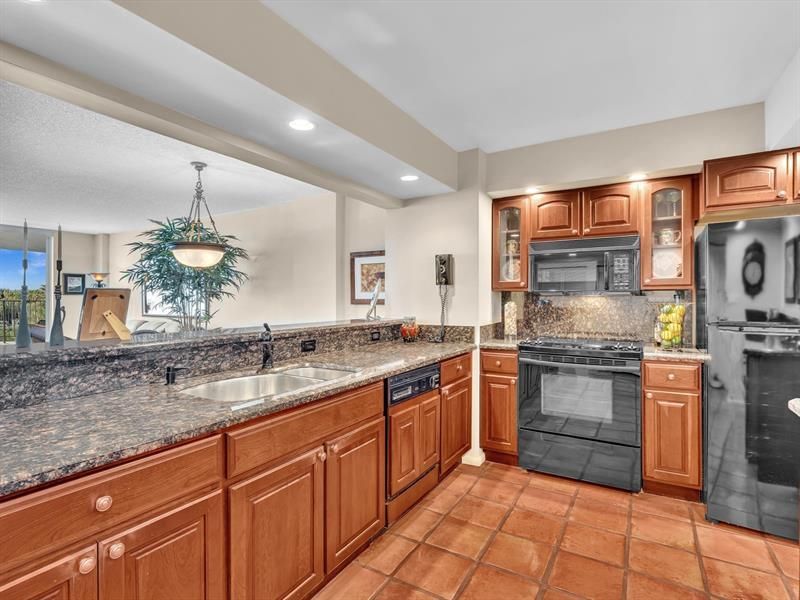 1147 Hillsboro Mile, Unit 802, Hillsboro Beach, FL 33062 Photo