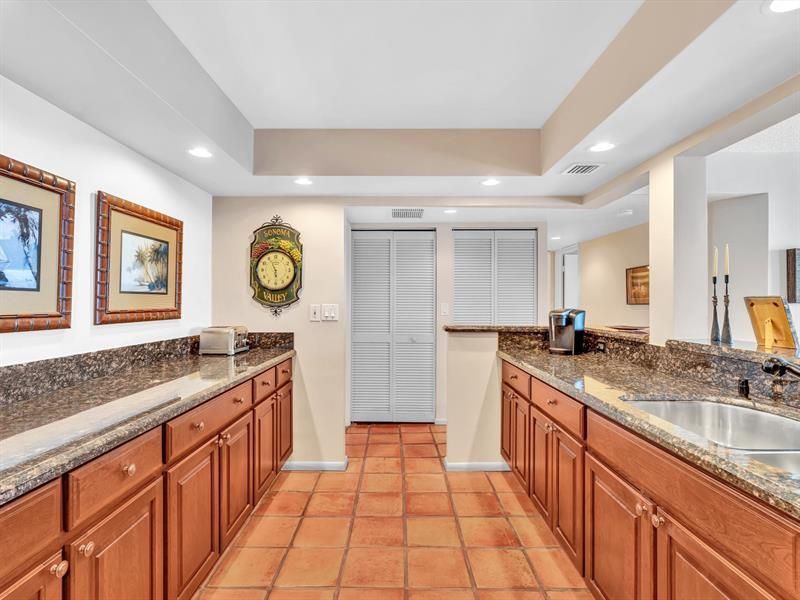 1147 Hillsboro Mile, Unit 802, Hillsboro Beach, FL 33062 Photo