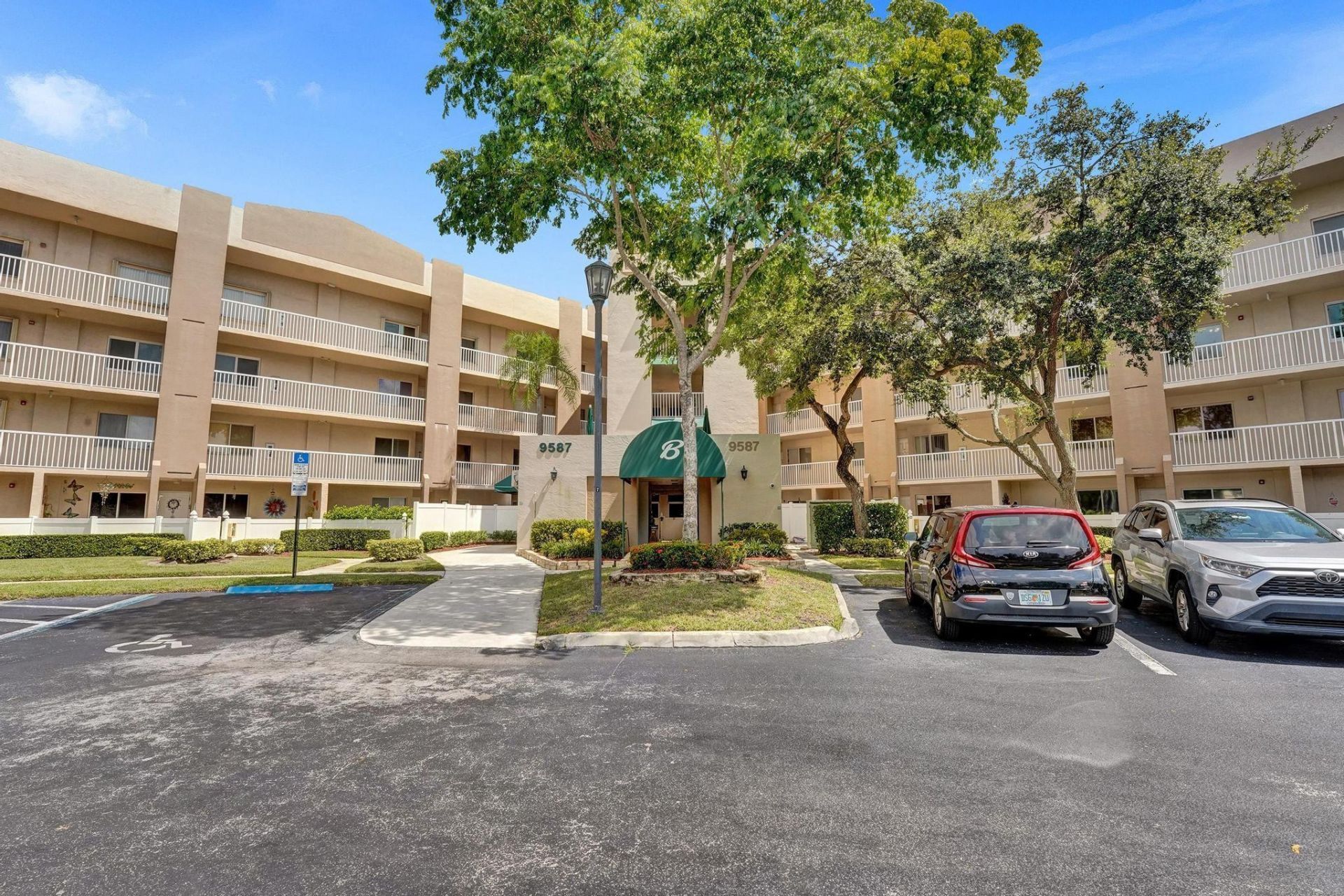 9587 Weldon Circle, Unit B312, Fort Lauderdale, FL 33321 Photo
