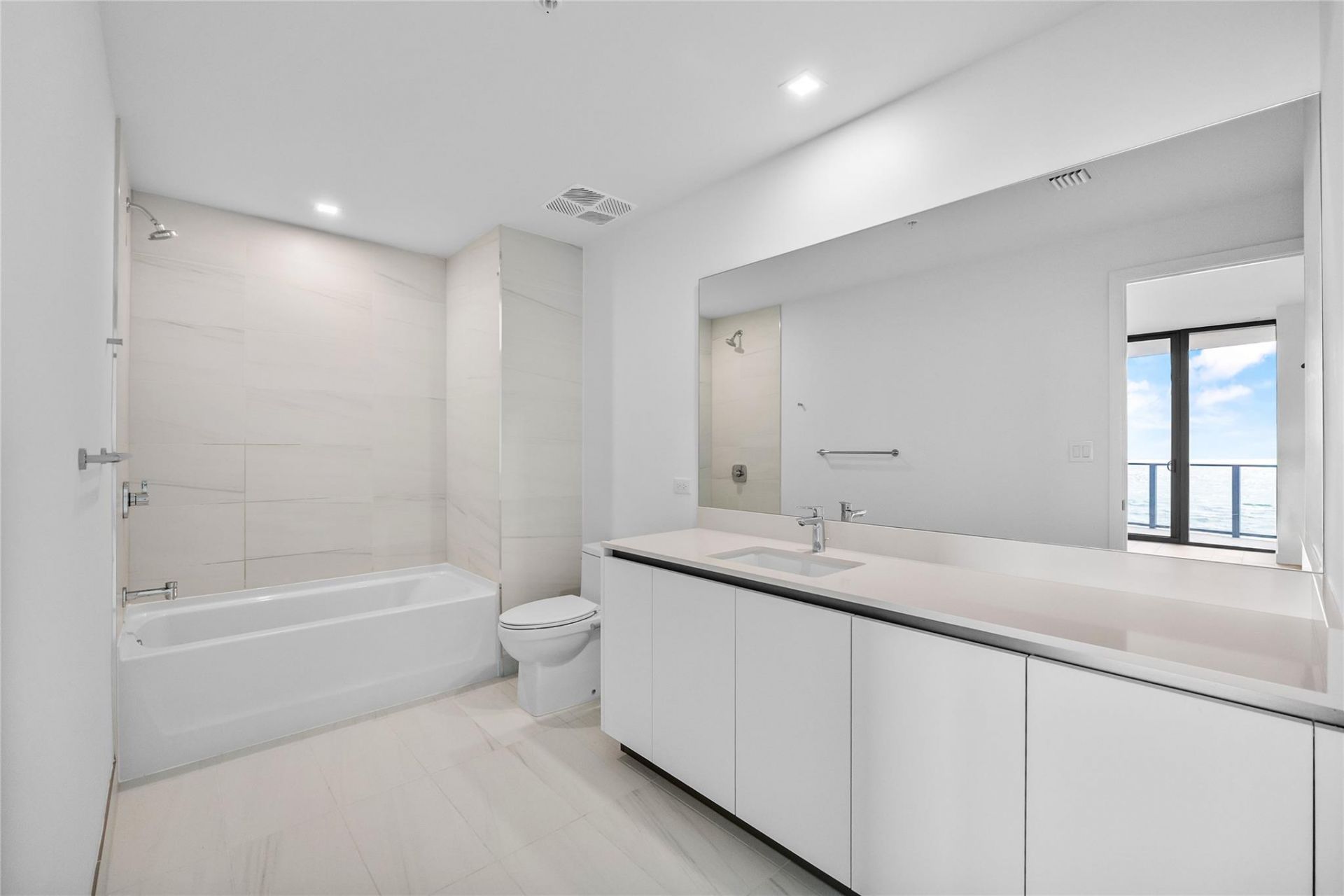 900 N Ocean Boulevard, Unit 702, Pompano Beach, FL 33062 Photo