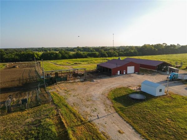 28714 E NN Highway, Sheldon, MO 64784