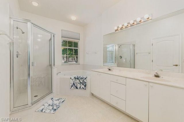 9021 Las Maderas Dr, Unit 202, Bonita Springs, FL 34135 Photo