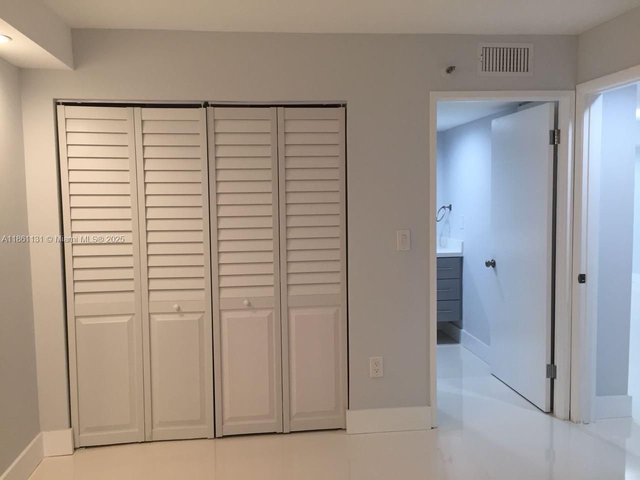 210 174th St, Unit 1003, Sunny Isles Beach, FL 33160 Photo