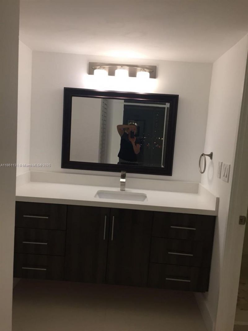 210 174th St, Unit 1003, Sunny Isles Beach, FL 33160 Photo